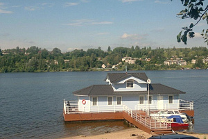 Базы отдыха Плёса с бассейном, "Дом на воде" мини-отель с бассейном - фото