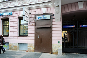 Отели Санкт-Петербурга с балконом, "Гостевые Комнаты На Марата 8" с балконом - фото