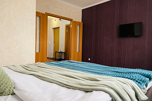 Гостиницы Красноярска на трассе, 2х-комнатная 78-й Добровольческой Бригады 28 мотель - забронировать номер