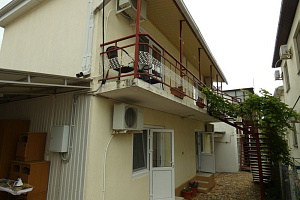 Снять жилье в Кабардинке, частный сектор в августе, "Елена" - цены