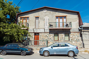 Гостевые дома Симферополя с бассейном, "Фортуна" с бассейном - фото