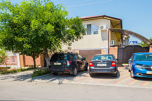 Гостевые дома Анапы с парковкой, "Ландыш" с парковкой - цены