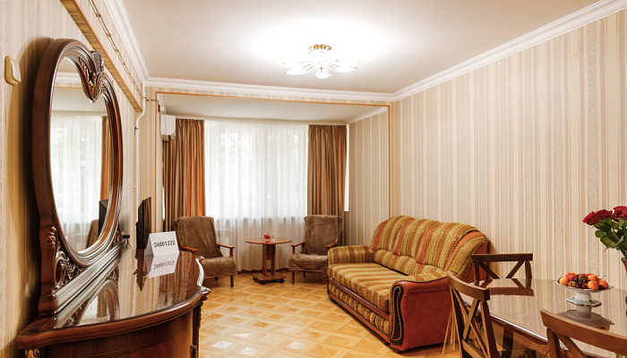 3х-комнатная квартира Свердлова 70 в Адлере - фото 1