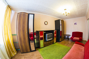 Гостиницы Омска с термальными источниками, 1-комнатная Иртышская 15Б с термальными источниками - фото