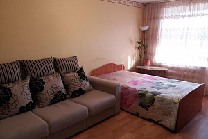 Квартиры Бугульмы на месяц, 2х-комнатная Газинура Гафиатуллина 45 на месяц - фото