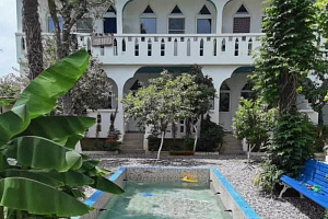 Отели Лдзаа с бассейном, "Бунгало" мини-отель с бассейном - забронировать номер