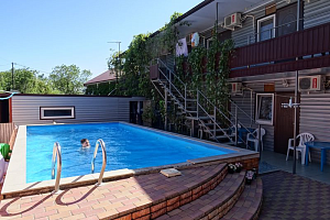 Гостевые дома Геленджика с бассейном, "Семейный" с бассейном - фото