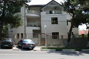 Гостевые дома Геленджика с парковкой, "Вилла Марина" с парковкой