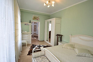 Снять квартиру в Ялте посуточно летом, "Квартиры вах с историей" 2х-комнатная - цены