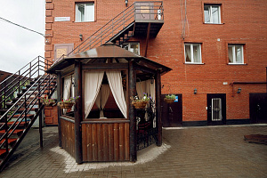 Гостиницы Ижевска на набережной, "Ost-Roff" на набережной