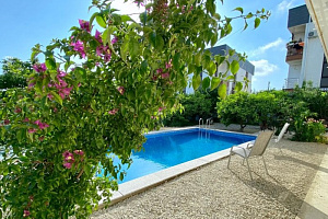 Отели Сириуса с подогреваемым бассейном, "Уютная с вина море и Олимпийский парк" 2х-комнатная с подогреваемым бассейном