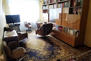 Квартиры Ейска на месяц, 2х-комнатная Ясенская 2/а кв 22 на месяц - фото