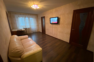 Квартиры Казани в центре, 2х-комнатная Павлюхина 112 в центре - фото
