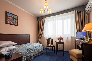 Гостиницы Москвы с крытым бассейном, "Салют" с крытым бассейном - фото