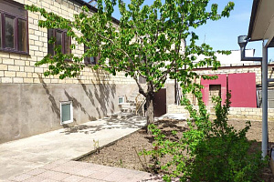 Гостевые дома Дербента с бассейном, "Уютный дворик" с бассейном - фото