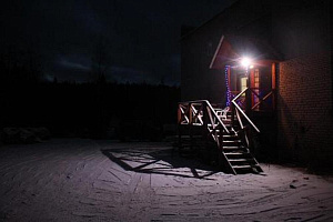 Гостиницы Рускеалы зимой, "Юлия" мини-отель зимой - фото
