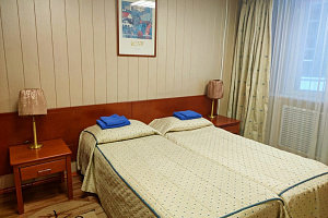 Гостиницы Тюмени с бассейном, "Сосновая" гостиничный комплекс с бассейном - забронировать номер