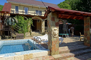 Гостевые дома Абрау-Дюрсо с бассейном, "Семейный" с бассейном