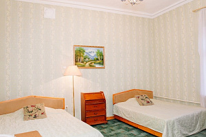 Отели Санкт-Петербурга 2 звезды, "Львиный мостик" парк-отель 2 звезды