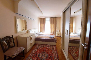 Семейный отдых в Абхазии, 3х-комнатная Генерала Аршба 25 семейные - забронировать