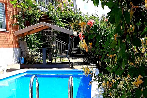 Отели Архипо-Осиповки с подогреваемым бассейном, "Морская миля" гостевые комнаты с подогреваемым бассейном