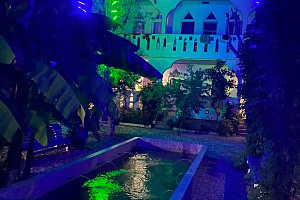 Отели Пицунды с аквапарком, "Бунгало" мини-отель с аквапарком - цены