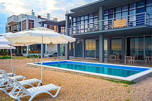 Гостиницы Цандрипша с бассейном, "GREEN LAND HOTEL 4*" мини-отель с бассейном - фото