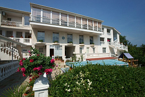 Гостевые дома Николаевки с бассейном, "Семейный" с бассейном - цены
