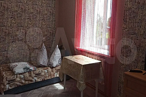 Квартиры Слюдянки на месяц, 1-комнатная Захарова 19 кв 5 на месяц - фото