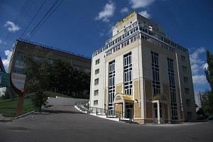 Гостиницы Воронежа с бассейном на крыше, "Украина" с бассейном на крыше - фото