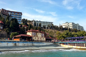 Отели Алушты с подогреваемым бассейном, "Paradise" с подогреваемым бассейном