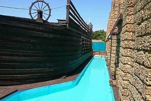 Гостевые дома Кучугур с бассейном, "Крепость Кучугур" с бассейном - цены