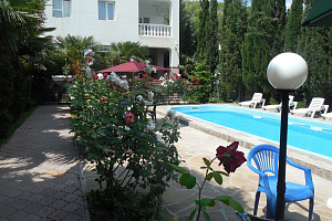 Гостевые дома ЮБК с бассейном, "Вилла Чайка" с бассейном - фото