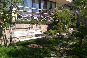 Гостевые дома Ялты с бассейном, "Горный Воздух" с бассейном - фото