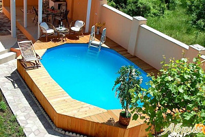 Гостевые дома Голубой Бухты с бассейном, "Абрикос" с бассейном - раннее бронирование