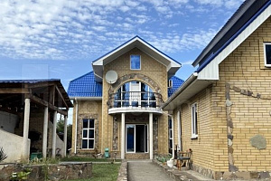 Дома Майкопа с бассейном, коттедж под-ключ Дубзаводская 52 с бассейном - фото
