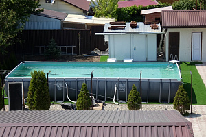Гостевые дома Кучугур с бассейном, "Николь" с бассейном - забронировать номер