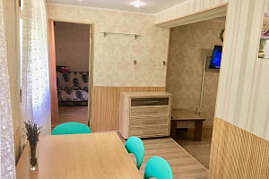Квартиры Гурзуфа на месяц, 3х-комнатная Соловьёва 4 на месяц - цены