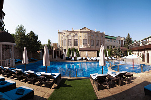 Гостиницы Ростова-на-Дону с бассейном, "Bellagio" с бассейном