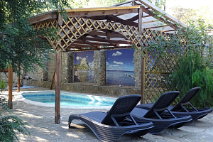 Гостевые дома Алупки с бассейном, "Кипарисовый рай" с бассейном - раннее бронирование