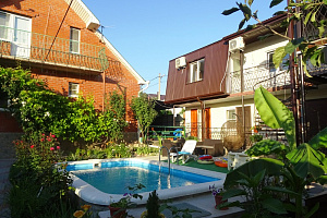 Гостевые дома Геленджика с бассейном, "Нюта" с бассейном - фото