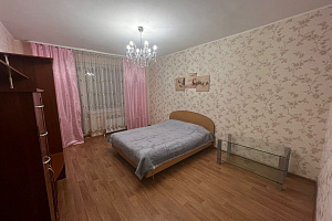 Гостиницы Новосибирска в лесу, 1-комнатная Танковая 36 в лесу