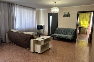 Гостиницы Новосибирска с собственным пляжем, 3х-комнатная Дуси Ковальчук 272/4 с собственным пляжем - цены