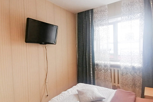 Гостиница в , 2х-комнатная Московских Строителей 15