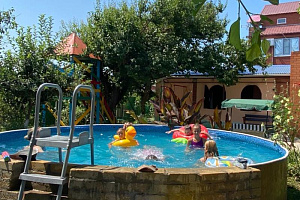 Гостиницы Кучугур с бассейном, "Гагарина" с бассейном - фото