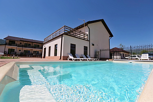 Дома Адыгеи с бассейном, "Guest House AltaRio" с бассейном