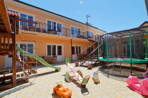 Гостевые дома Витязево с бассейном для детей, "Янтарный" с бассейном для детей