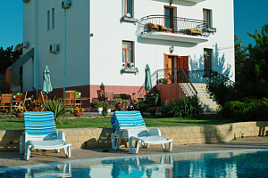 Отели Севастополя с бассейном, "Villa Crystal" с бассейном - фото