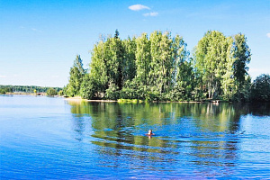 Базы отдыха Ладожского озера с бассейном, "Дом у реки" с бассейном - раннее бронирование