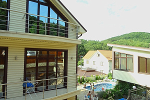 Гостевые дома Агоя с бассейном, "Черноморье" с бассейном - забронировать номер